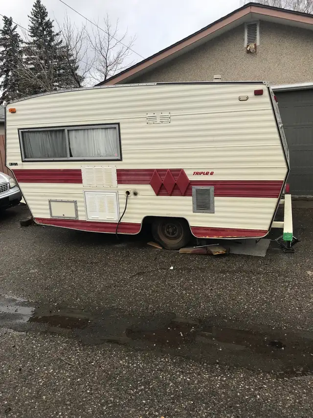 1977 - 16. Foot CAMPER. Trailer - Photo 2