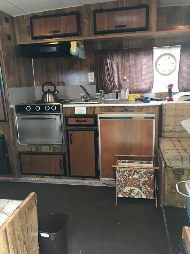 1977 - 16. Foot CAMPER. Trailer - Photo 3