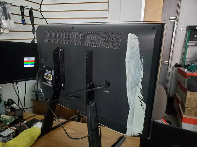 Télé Samsung de 32'' avec télécommande - Photo 2