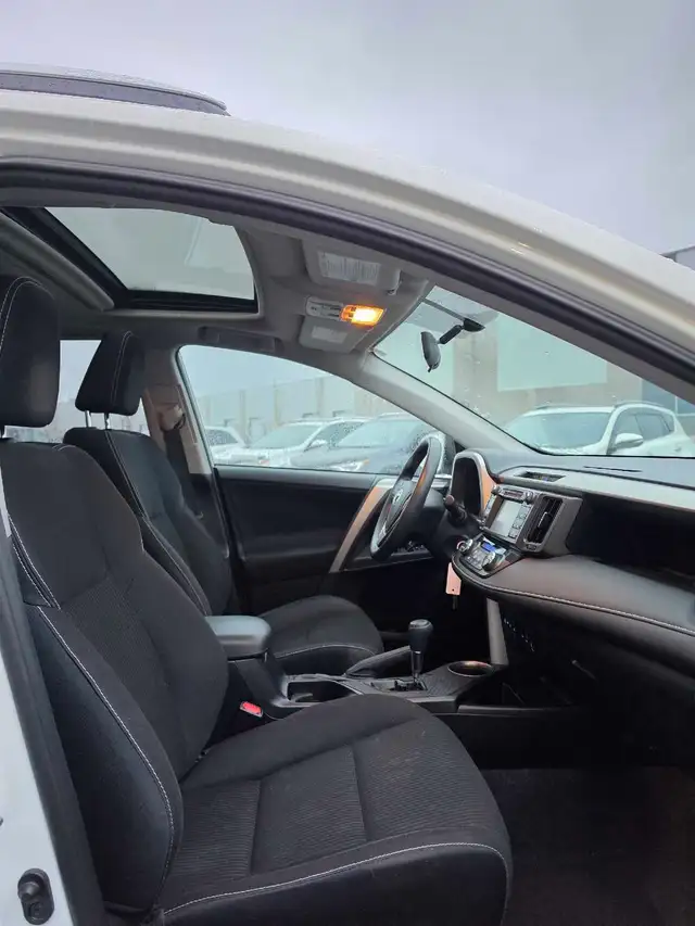 2015 Toyota Rav4 - Photo 6