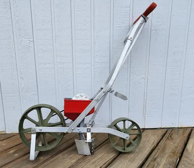 Earthway Precision Garden Seeder