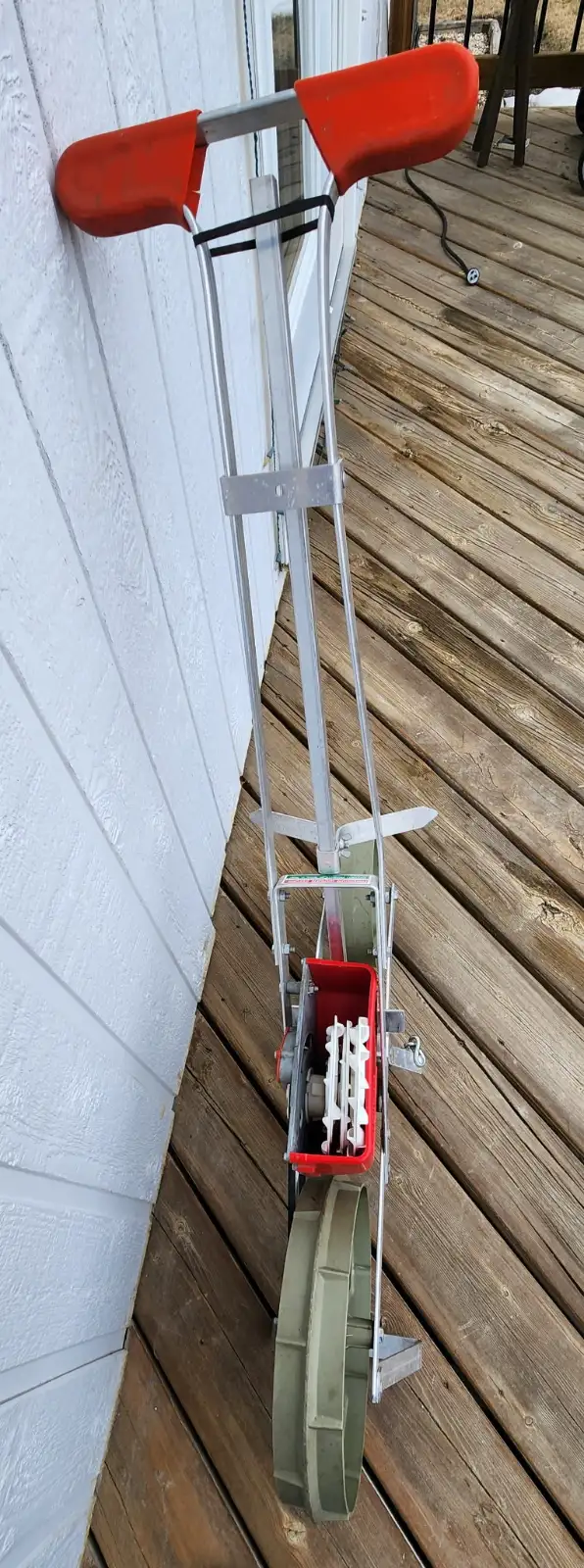 Earthway Precision Garden Seeder - Photo 2