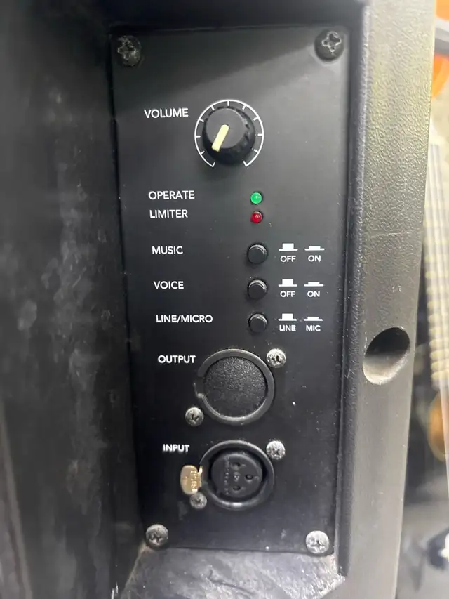 Mackie Art 300A Active Speaker System Pair - Photo 4