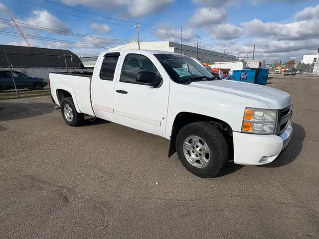 2008 Chevrolet Silverado 1500 LT EXT Cab 4x4 For Sale - Photo 2