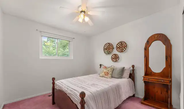 ROOM FOR RENT IN NEWMARKET - LESLIE AND DAVIS - Photo 5