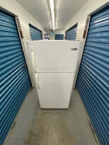 WHITE FRIDGDAIRE TOP FREEZER