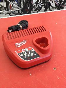 Chargeur Milwaukee