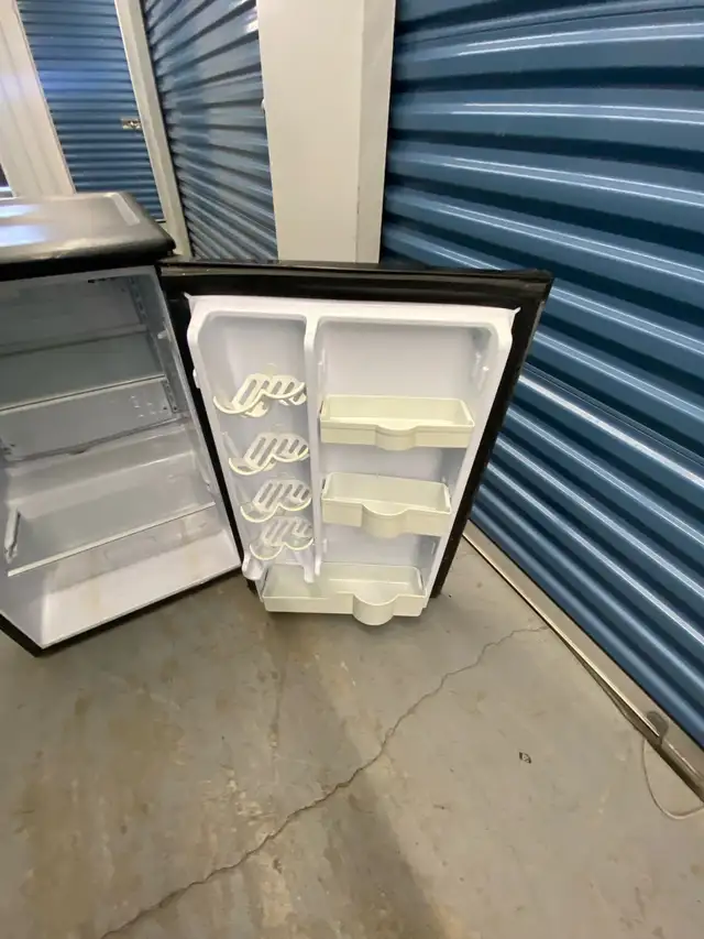 DANBY MINI FRIDGE - Photo 10