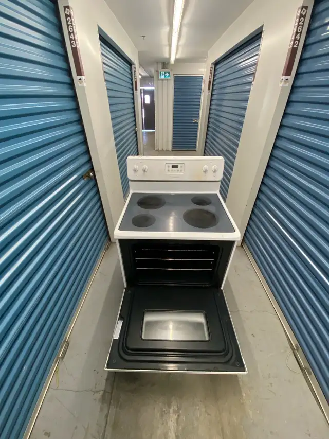 WHITE GLASS TOP STOVE AVAILABLE - Photo 10