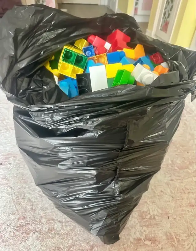 Huge lot of Mega Bloks! - Photo 3