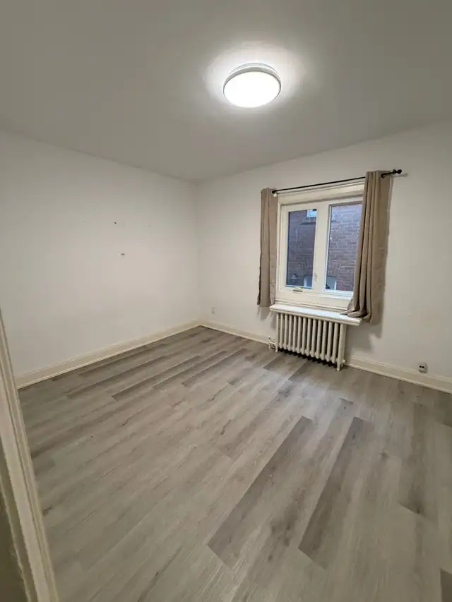 ROOM FOR RENT MIDTOWN TORONTO AVAILABLE IMMEDIATELLY - Photo 3