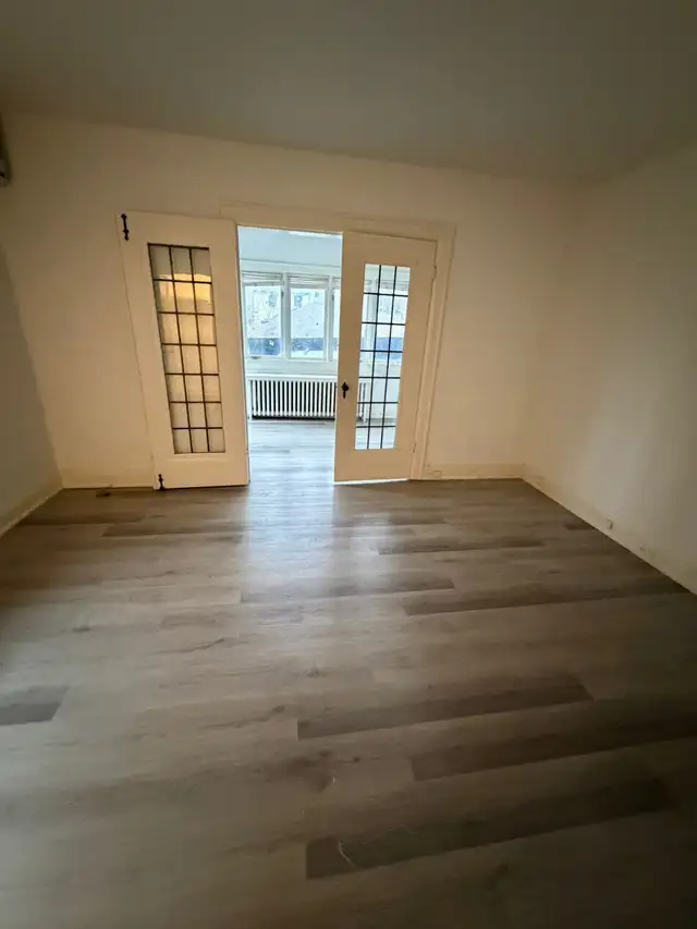 ROOM FOR RENT MIDTOWN TORONTO AVAILABLE IMMEDIATELLY - Photo 4