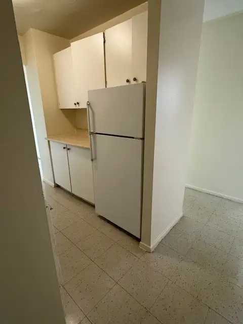 BIG 2-BEDROOM UNDER $1,800 | BRIGHT, SPACIOUS & WELL-LOCATED - Photo 6