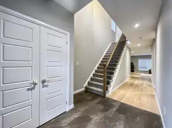 3 Bedroom Upper-Level Suite in Luxury House -15 Stevenson Guelph - Photo 2