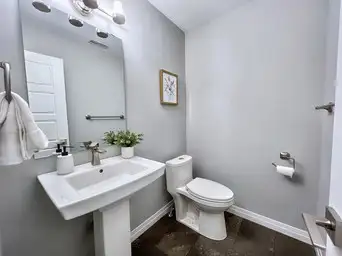 3 Bedroom Upper-Level Suite in Luxury House -15 Stevenson Guelph - Photo 11