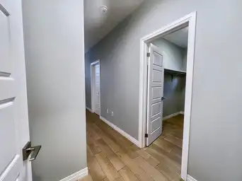 3 Bedroom Upper-Level Suite in Luxury House -15 Stevenson Guelph - Photo 13