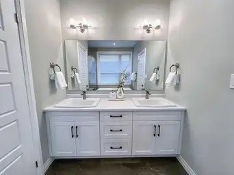 3 Bedroom Upper-Level Suite in Luxury House -15 Stevenson Guelph - Photo 17