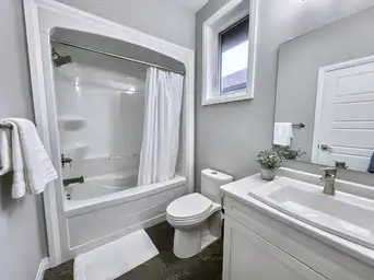 3 Bedroom Upper-Level Suite in Luxury House -15 Stevenson Guelph - Photo 23