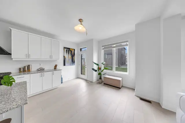 4BR Detached Home for Rent in North Pickering - Photo 5