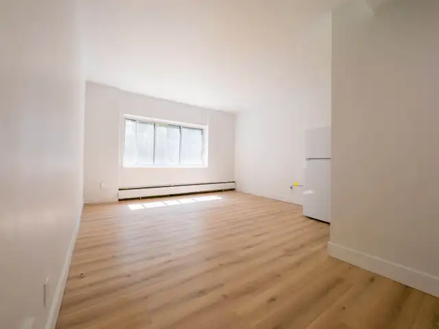 1 MOIS GRATUIT - 3 1/2 et 4 1/2 Côte-des-Neiges Frigo, poêle inc - Photo 2