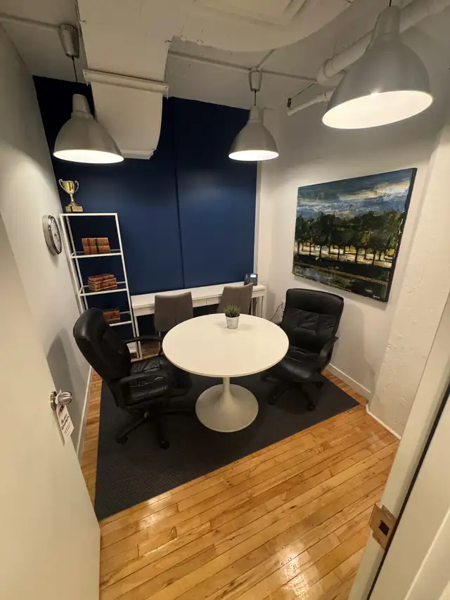 Executive Office Suite – 1470 Peel St. (Golden Square Mile) - Photo 2