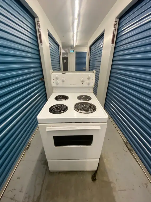 WHITE COIL STOVE 24 INCH