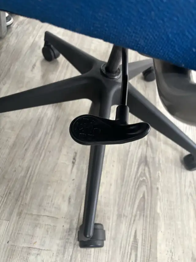 Office chair - Photo 2