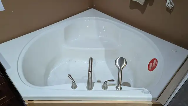 Designer Corner Tub