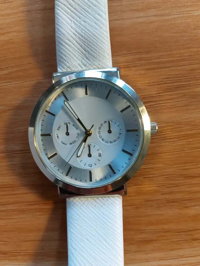 NEW WATCH WITH EXTRA USB CHARGE BRACELET, $8!! - Photo 6