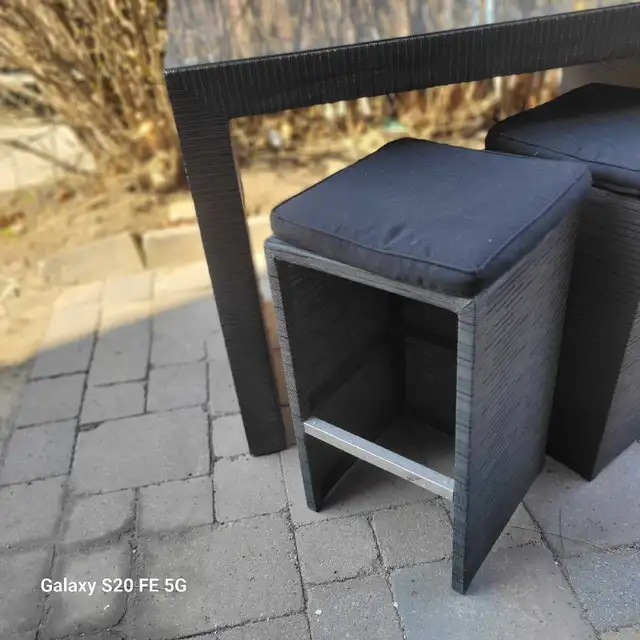 patio set dining table and sectional - Photo 3