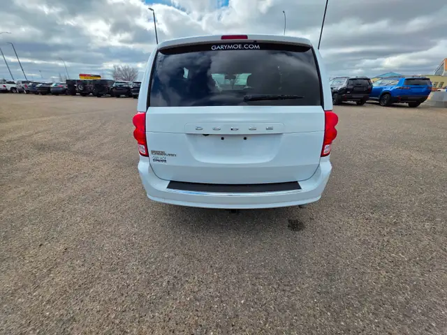 2019 Dodge Grand Caravan Premium Plus - Photo 4