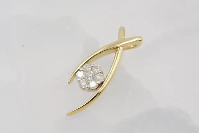 10K UNIQUE DIAMOND PENDANT - Photo 3