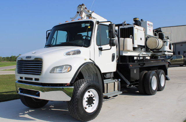 2015 Freightliner M2 Texoma 330-12 Digger Derrick