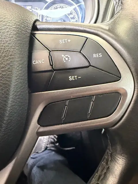 2019 Jeep Cherokee Sport / 4x4 / Low K / 0 Accident / 1 Owner - Photo 17