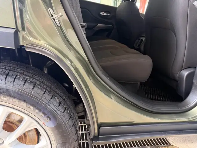 2019 Jeep Cherokee Sport / 4x4 / Low K / 0 Accident / 1 Owner - Photo 27