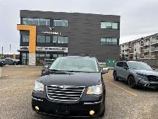 2010 Chrysler & town Counry  Limited