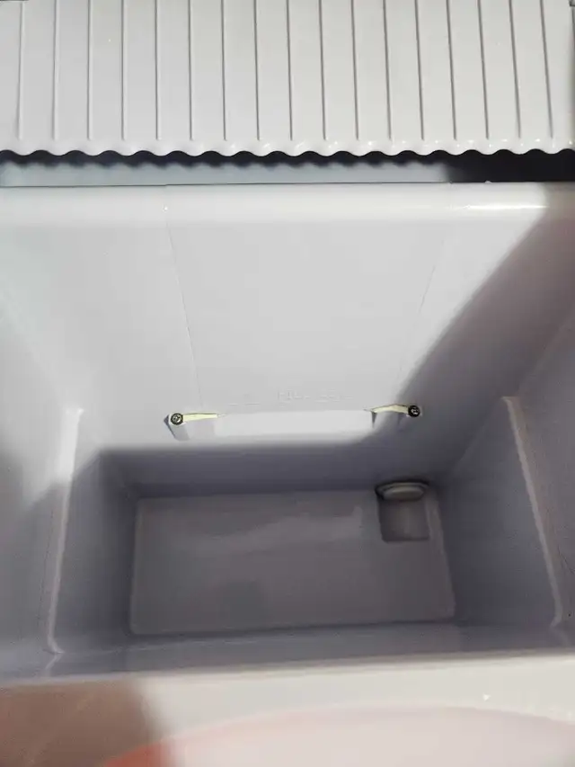 XL ICE MAKER MAKES 3 SIZES 33 POUNDS A DAY - Photo 3