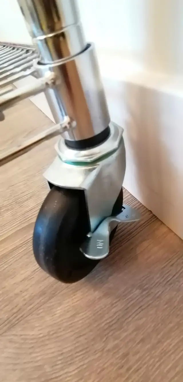 Heavy-duty 6-tier Adjustable wire shelving rack with wheels in c - Photo 2