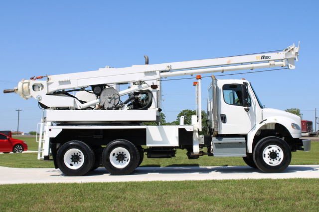 2016 Freightliner M2 Altec HD35A-22 Digger Derrick