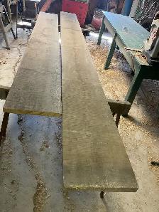 2 planches  de chêne  12 po X137po et 12 po X107 po.