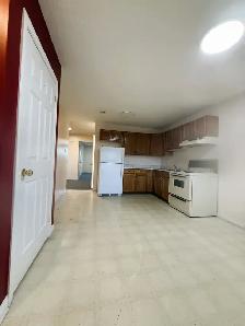 48 Royal Rd, unit 14, 2bedroom very big apt(1bath1kt  3F) North - Photo 2