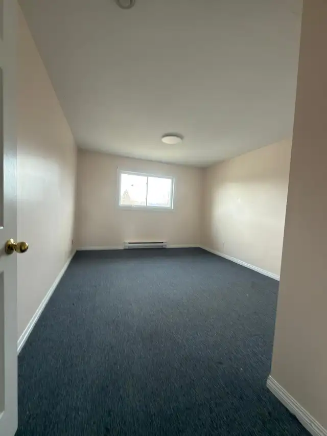48 Royal Rd, unit 14, 2bedroom very big apt(1bath1kt  3F) North - Photo 5