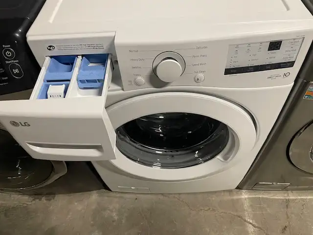 Laveuse seule frontale 27'' blanche LG (remis à neuf) - Photo 2