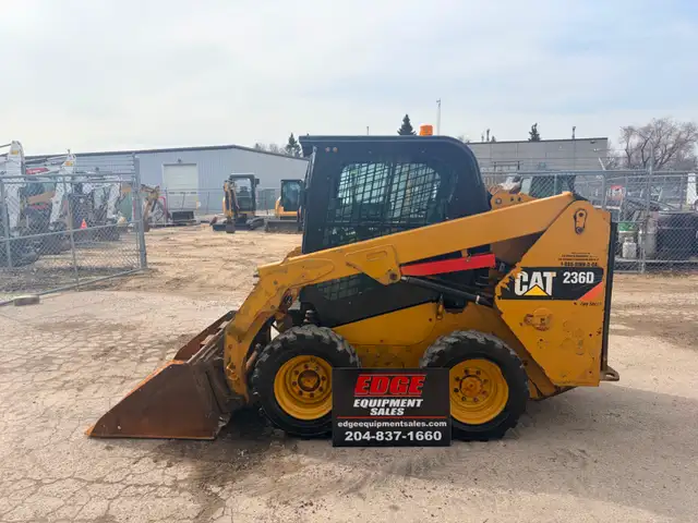 2015 CATERPILLAR 236D SKID STEER LOADER-BOBCAT, KUBOTA ETC