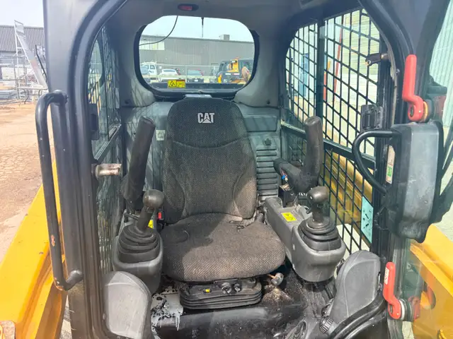 2015 CATERPILLAR 236D SKID STEER LOADER-BOBCAT, KUBOTA ETC - Photo 6