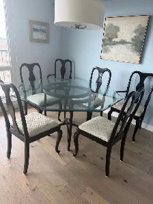 Dining room table 6 chairs