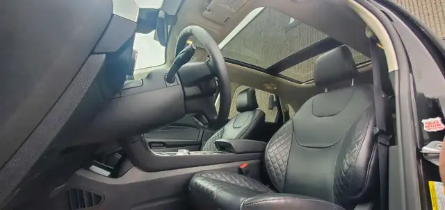 2024 Ford Edge Titanium - Fully Loaded, Pano Roof, Remote Stater - Photo 14