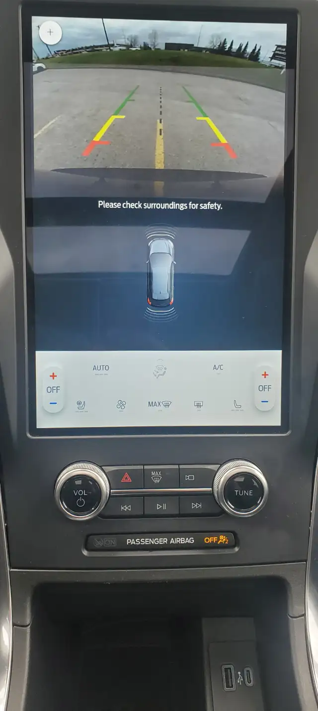 2024 Ford Edge Titanium - Fully Loaded, Pano Roof, Remote Stater - Photo 16