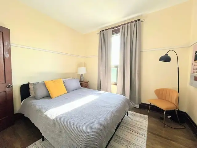 2 Beds  1 bath ALL Included- NDG - Available July 01 - Photo 3