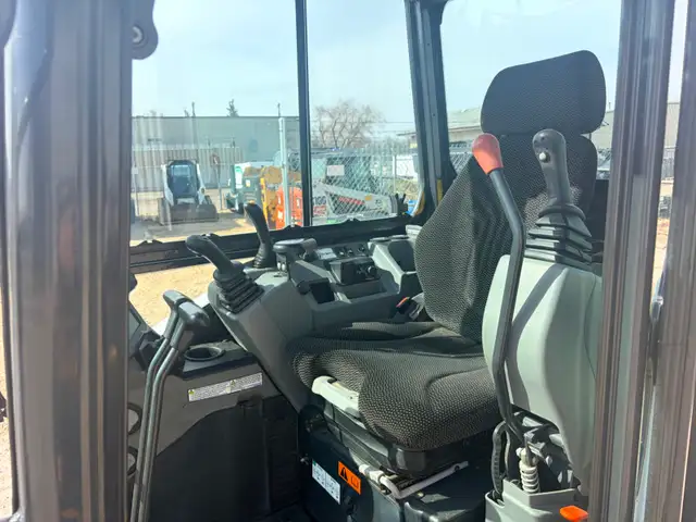 2022 BOBCAT E32 EXCAVATOR-KUBOTA, JOHN DEERE ETC - Photo 6